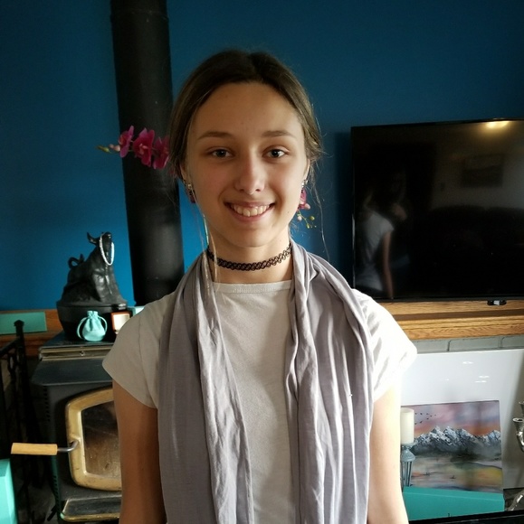 Round Scarf - Picture 7 of 7